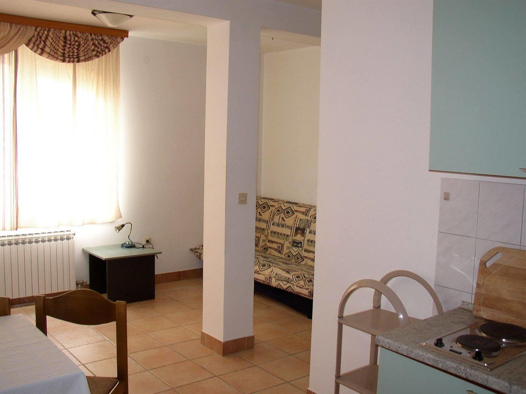 Hotel Vila 4M Razanac Luaran gambar