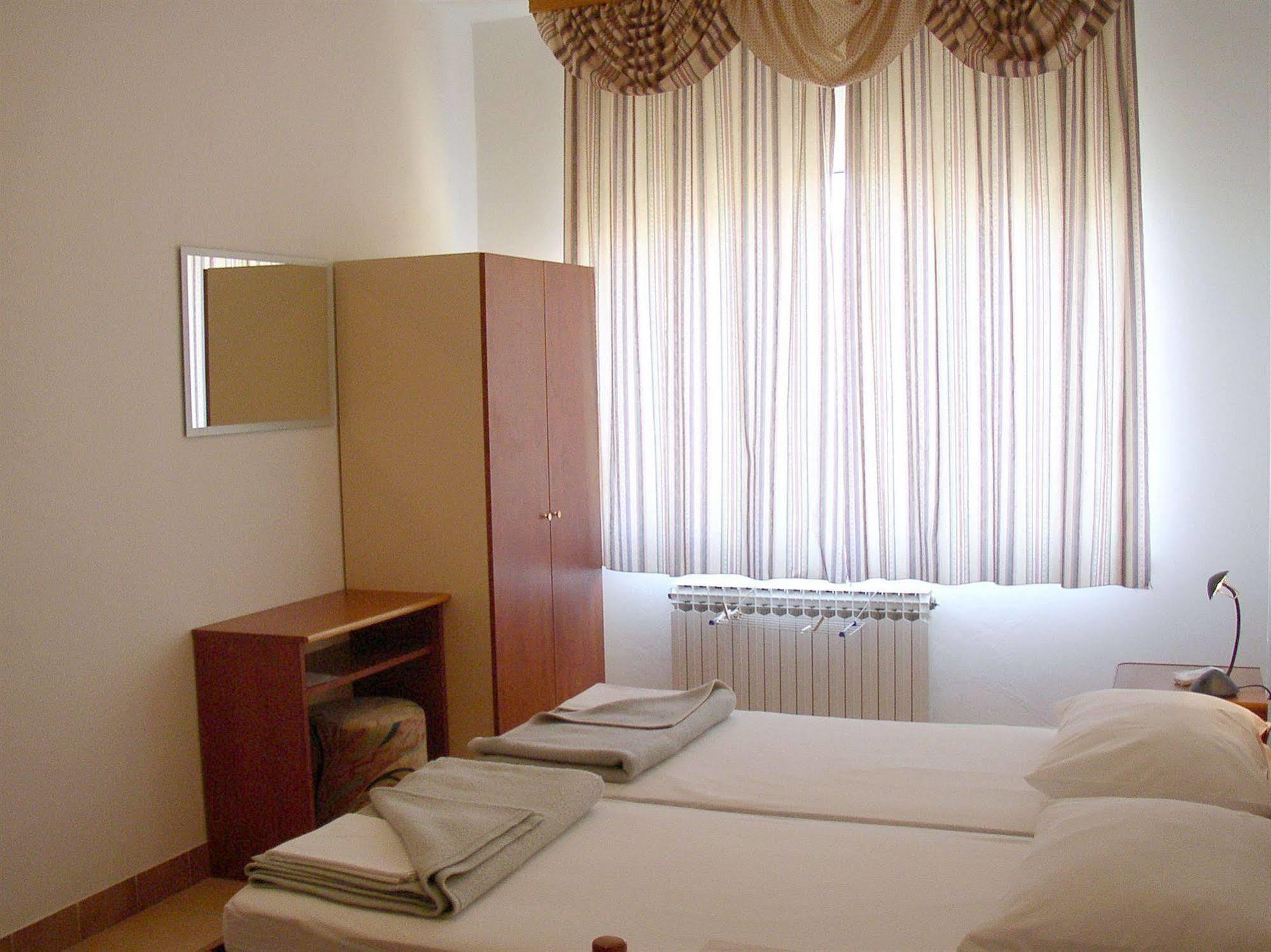 Hotel Vila 4M Razanac Luaran gambar